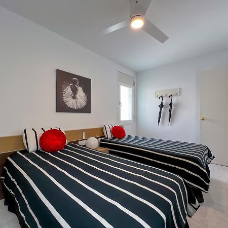 Vivalidays Yolanda Apartment Calella Bagian luar foto